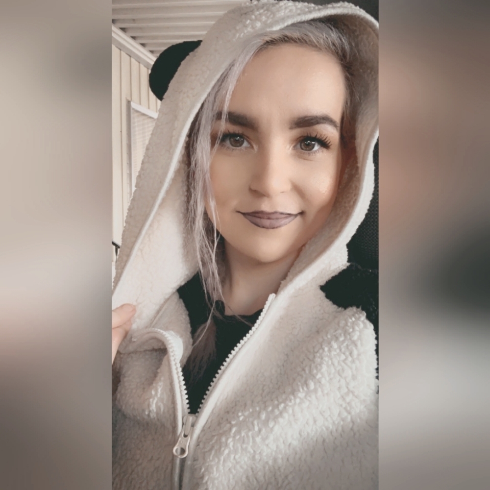 Meet your Posher, Danielle